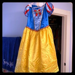 EUC Snow White Halloween Costume or Play Dress-Up